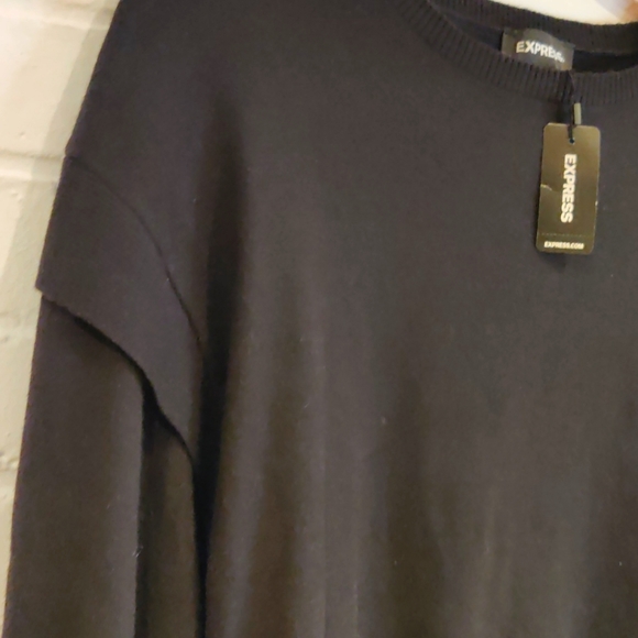 NWT Express Capped Sleeve Crew Neck Black Sweater - Picture 4 of 6